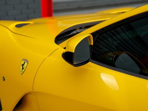 Used 2019 Ferrari 812 Superfast RWD image 22