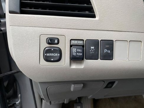 Used 2014 Toyota Sienna XLE FWD image 13