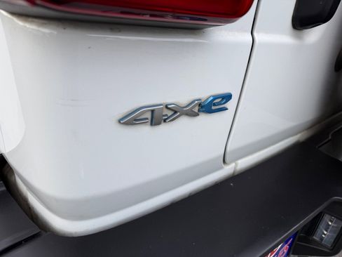 Used 2024 Jeep Wrangler Unlimited Sahara image 16