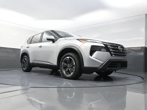 Used 2025 Nissan Rogue SV FWD image 31