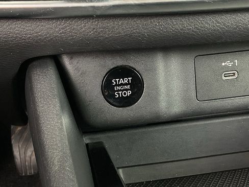 Used 2025 Nissan Rogue SV FWD image 25