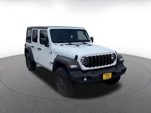 Used 2025 Jeep Wrangler Unlimited Sport AWD/4WD image 3