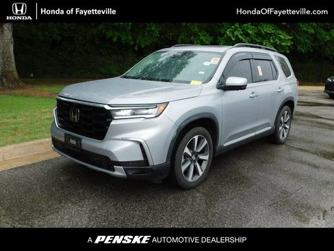 Used 2024 Honda Pilot Elite image 1