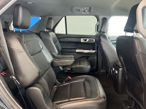 Used 2022 Ford Explorer XLT w/ Equipment Group 202A image 14