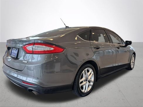Used 2016 Ford Fusion SE FWD image 7