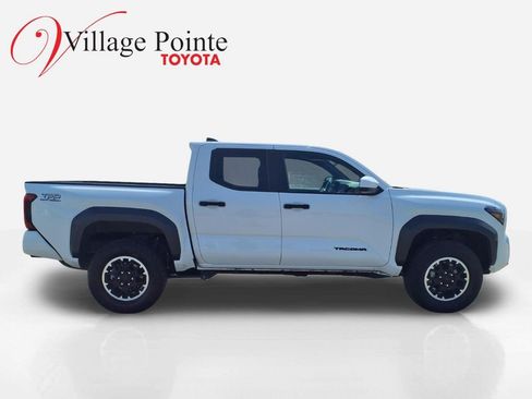 Used 2024 Toyota Tacoma TRD Off-Road AWD/4WD image 6