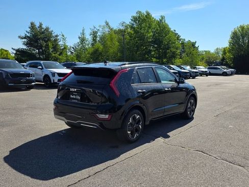 New 2026 Kia Niro Wave w/ Wave Preserve Package FWD image 8