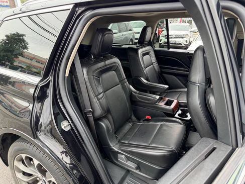 Used 2023 Lincoln Aviator Grand Touring w/ Equipment Group 301A AWD/4WD image 11