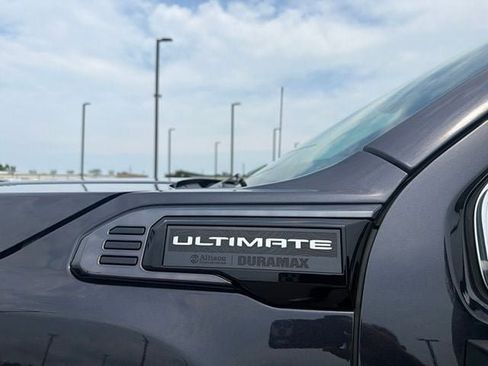 Used 2025 GMC Sierra 3500 Denali Ultimate AWD/4WD image 12