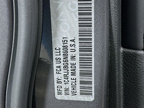 Used 2022 Jeep Grand Cherokee L Limited image 12