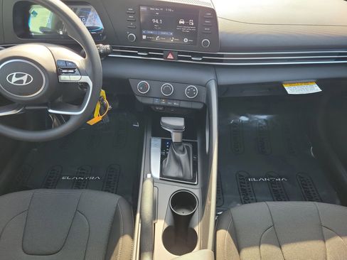New 2026 Hyundai Elantra SE image 20