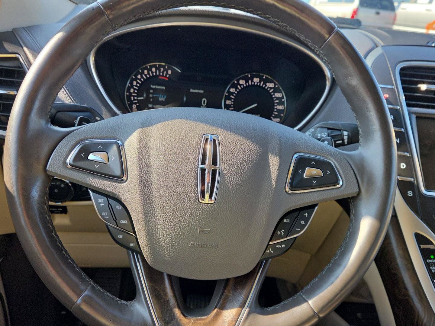 Used 2018 Lincoln MKX Select w/ Select Plus Package AWD/4WD image 25