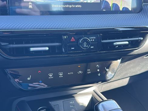 New 2026 Nissan Kicks SR w/ SR Premium Package image 23