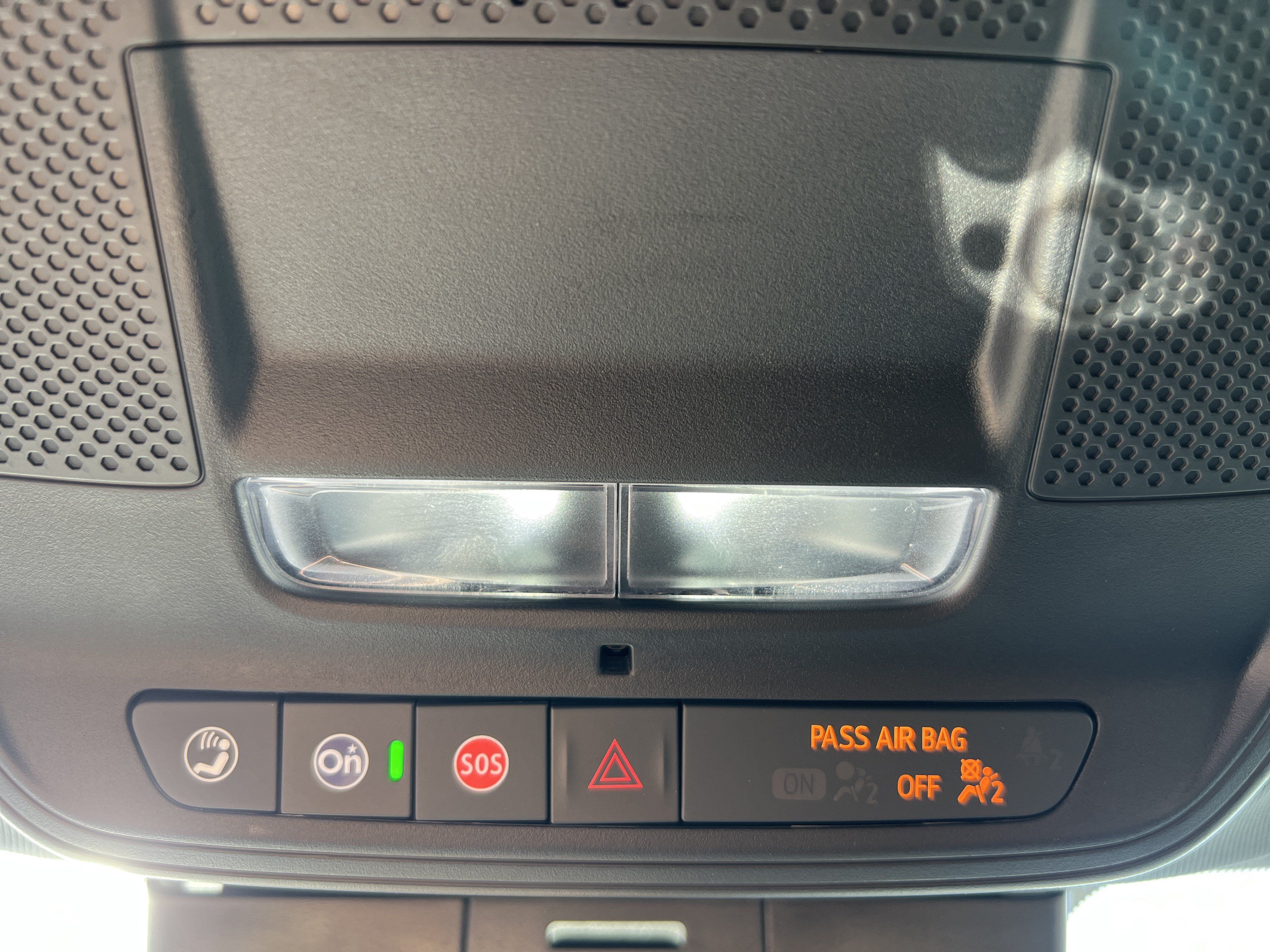 Used 2025 Chevrolet Traverse LT FWD image 36