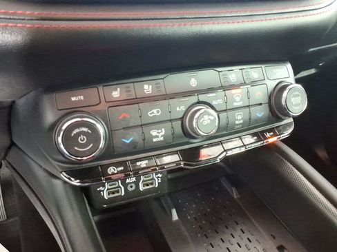 Used 2025 Dodge Durango GT image 25