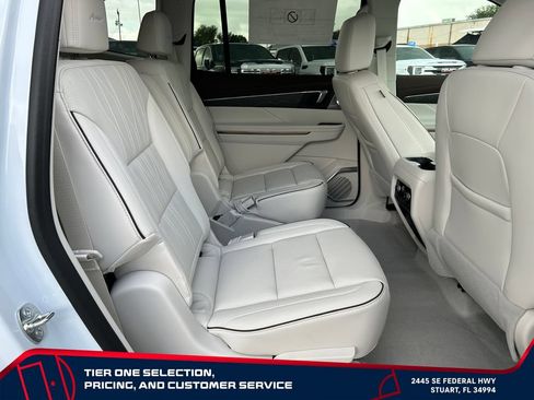 New 2026 Buick Enclave Avenir w/ Super Cruise Package AWD/4WD image 18