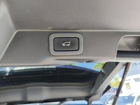 Used 2015 Land Rover Range Rover Sport SE image 47