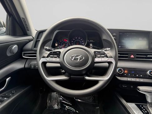 Used 2022 Hyundai Elantra SEL FWD image 22