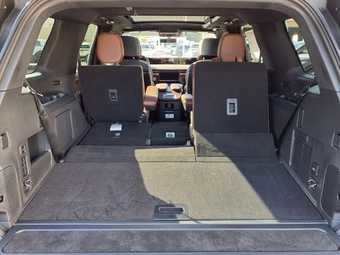 New 2026 Lincoln Navigator Reserve AWD/4WD image 9