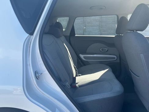 Used 2016 Kia Soul EV FWD image 16