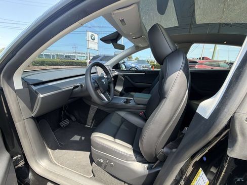 Used 2023 Tesla Model Y Long Range AWD/4WD image 10