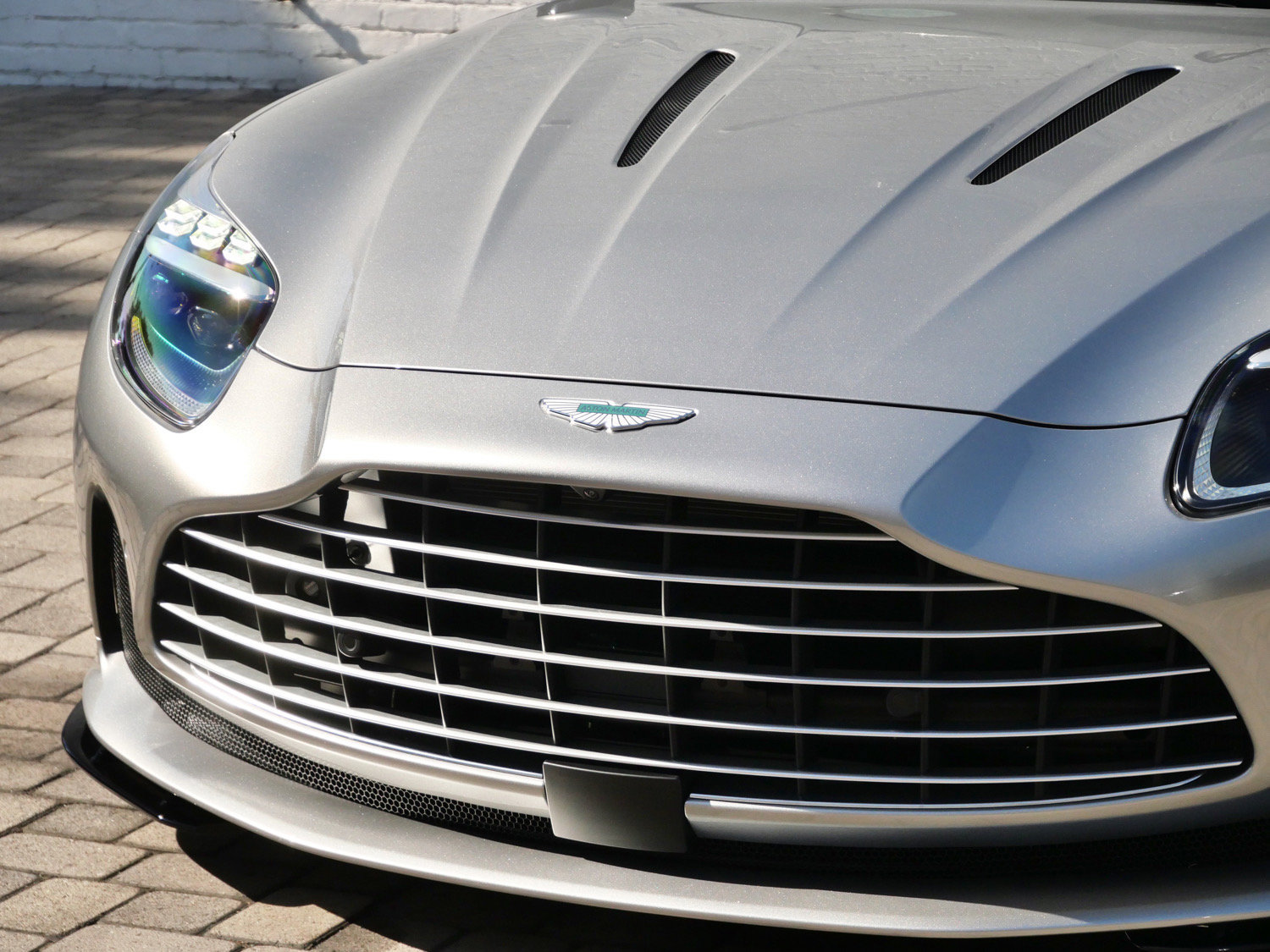 Used 2024 Aston Martin DB12 Coupe RWD image 27