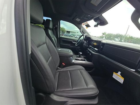 Used 2022 Chevrolet Silverado 1500 LTZ w/ Technology Package RWD image 13