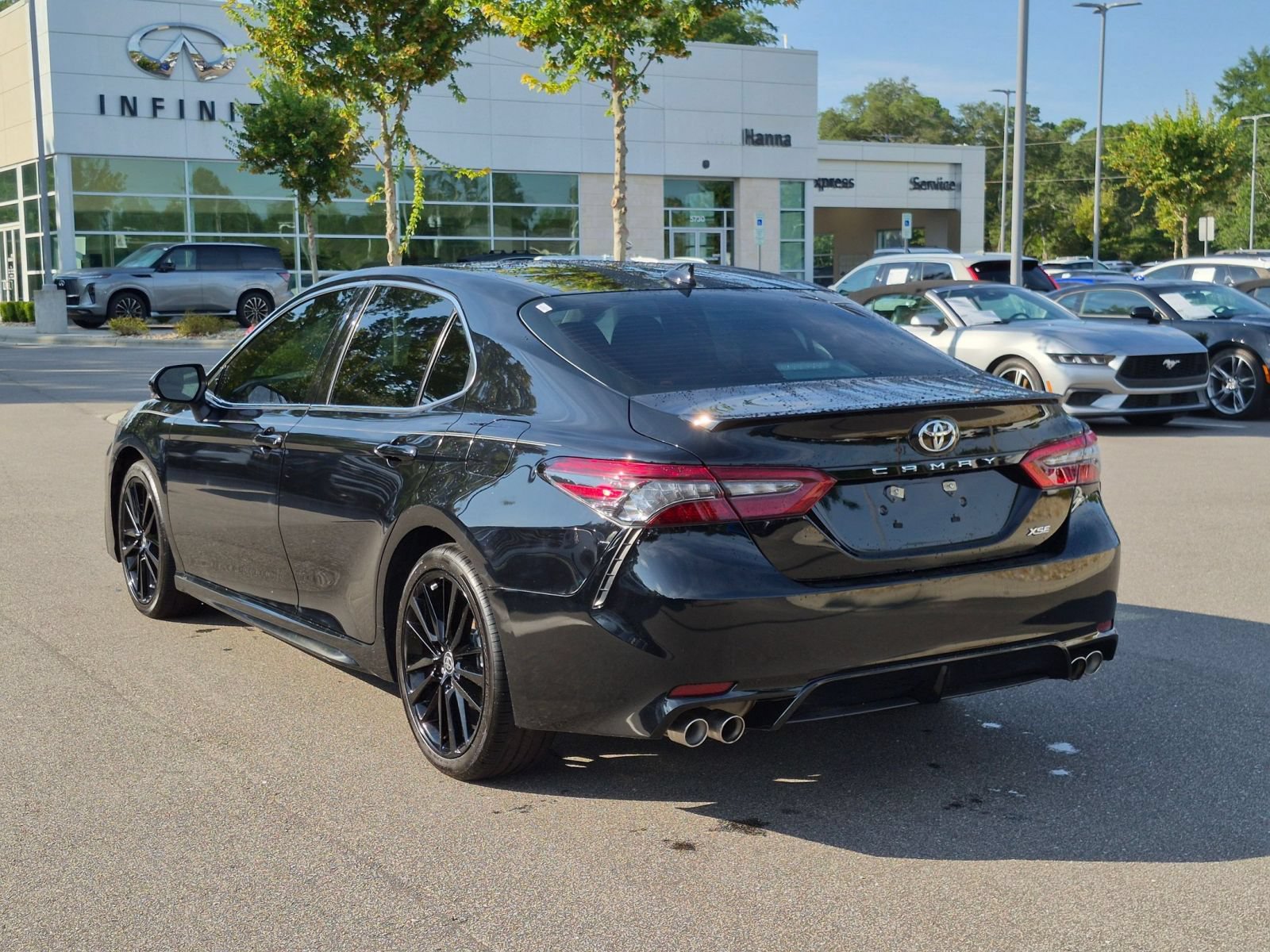 Used 2022 Toyota Camry XSE FWD image 5