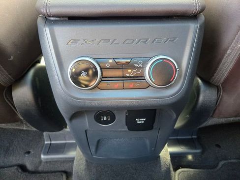 Used 2025 Ford Explorer Platinum w/ LUX Leather Package AWD/4WD image 16