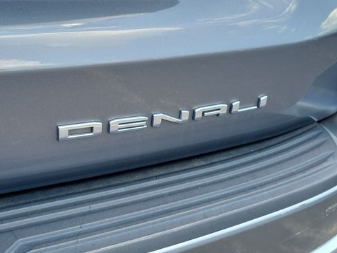 Used 2021 GMC Yukon Denali w/ Denali Premium Package AWD/4WD image 7