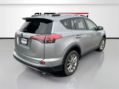 Used 2018 Toyota RAV4 Limited image 7