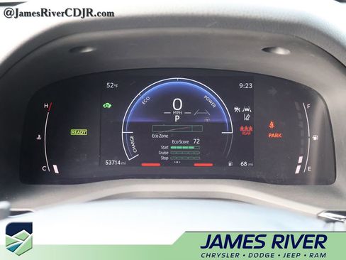 Used 2025 Toyota Camry SE image 28