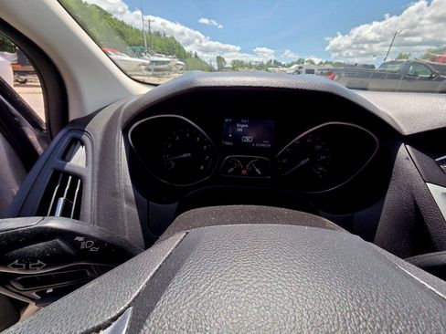 Used 2014 Ford Focus SE FWD image 21