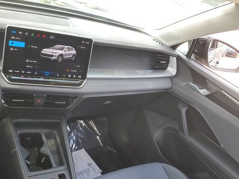 Certified 2026 Volkswagen Tiguan SE FWD image 21