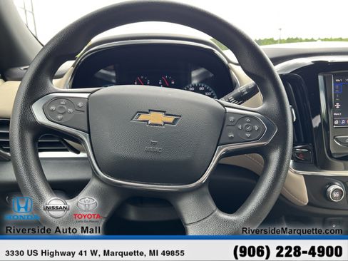 Used 2023 Chevrolet Traverse LS AWD/4WD image 21