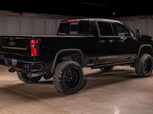 Used 2024 Chevrolet Silverado 2500 High Country w/ Midnight Edition image 10