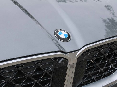 Used 2025 BMW X2 xDrive28i image 9