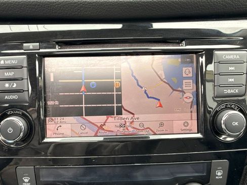Used 2019 Nissan Rogue SL w/ Premium Package AWD/4WD image 16