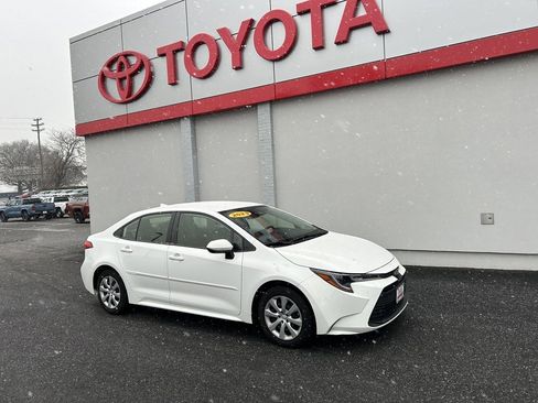 Used 2023 Toyota Corolla LE image 1