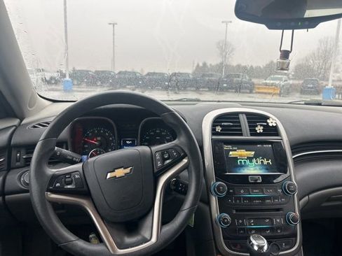 Used 2015 Chevrolet Malibu LT w/ Power Convenience Package image 10