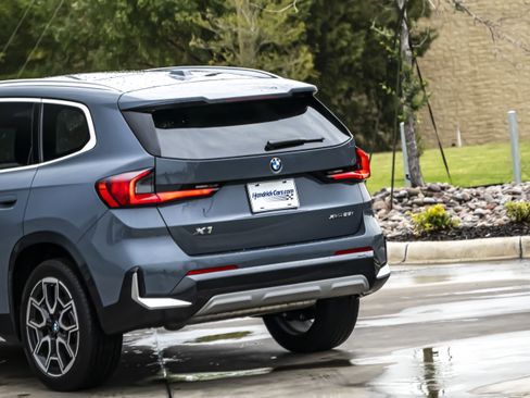Certified 2025 BMW X1 xDrive28i image 6