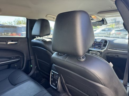 Used 2018 Chrysler 300 Limited w/ Safetytec Plus Group RWD image 18
