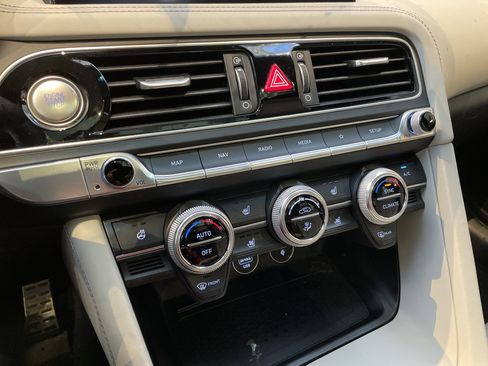 Used 2023 Genesis G70 3.3T w/ Sport Prestige Package RWD image 31