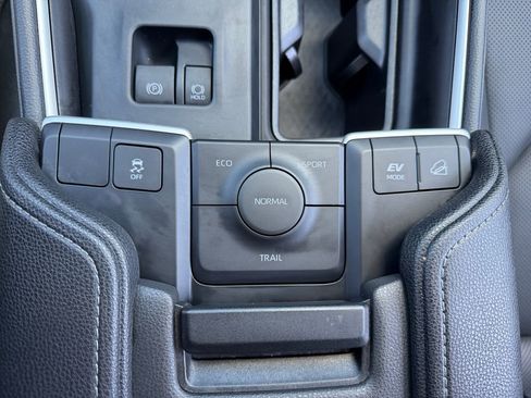 Used 2025 Toyota Grand Highlander AWD Hybrid image 30