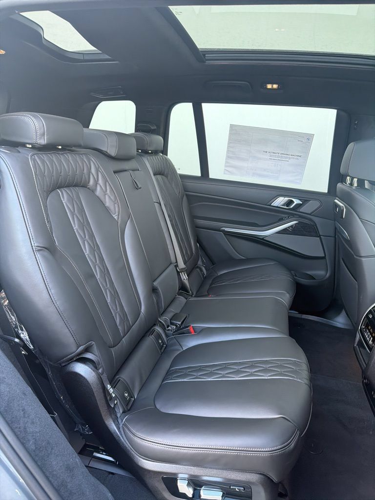 New 2026 BMW X7 M60i AWD/4WD image 18