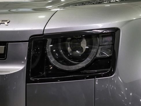 Used 2021 Land Rover Defender 110 X-Dynamic HSE AWD/4WD image 7