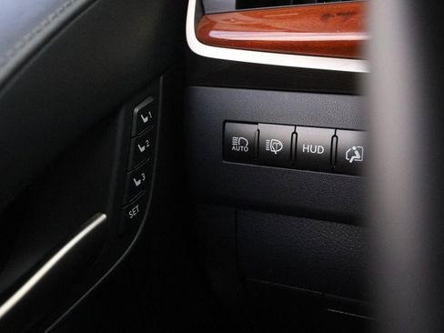 Used 2019 Lexus LX 570 4WD w/ Luxury Package image 26