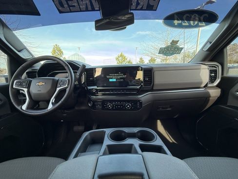 Used 2024 Chevrolet Silverado 2500 LT image 30