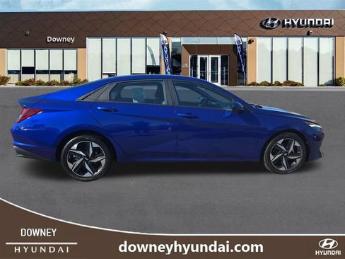 Used 2023 Hyundai Elantra SEL w/ Convenience Package FWD image 6