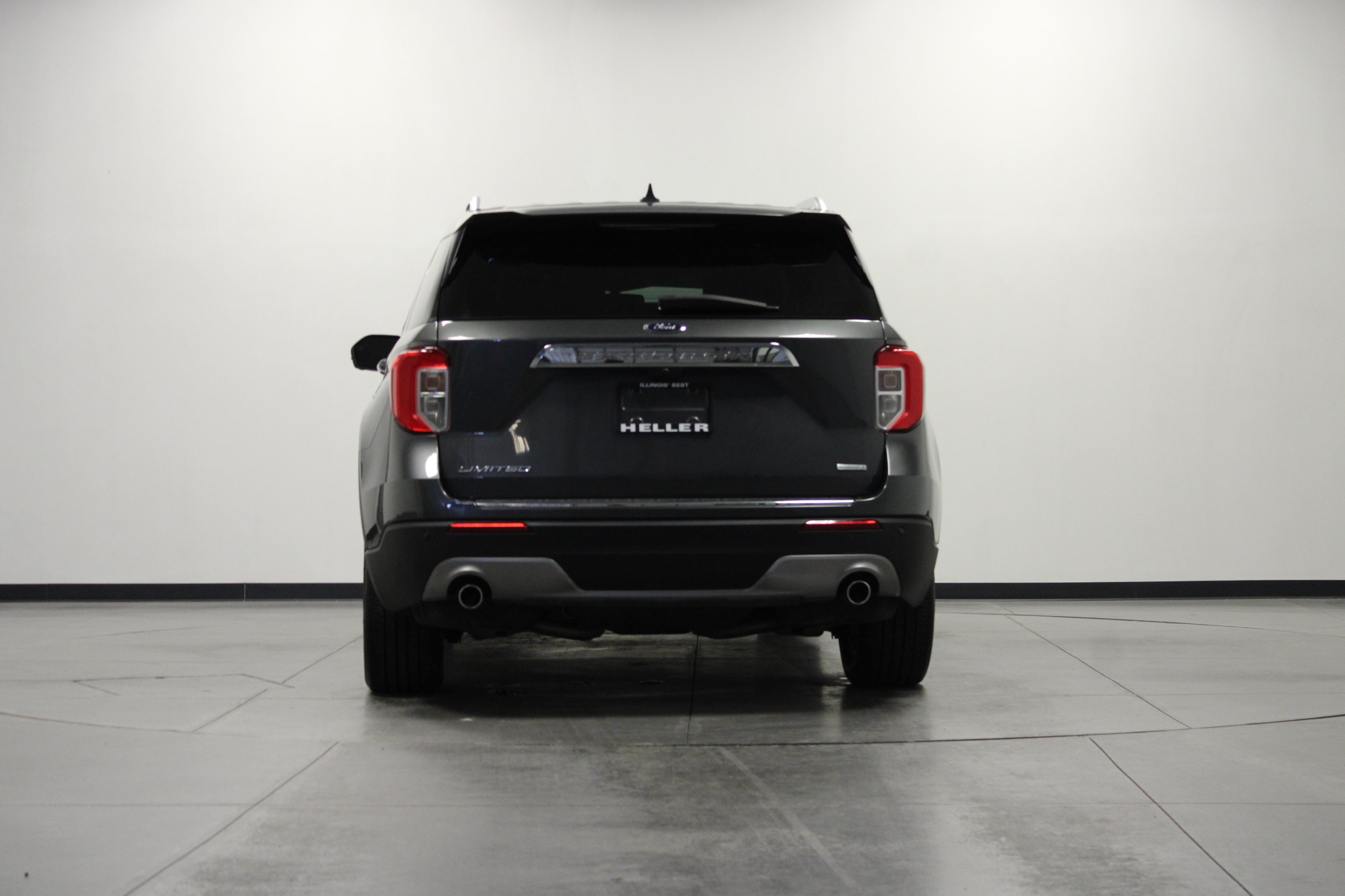 Used 2020 Ford Explorer Limited RWD image 5
